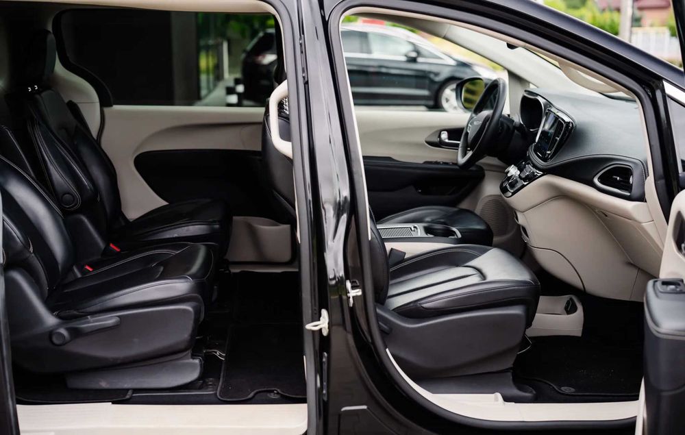 Chrysler Pacifica Hybrid 2023
