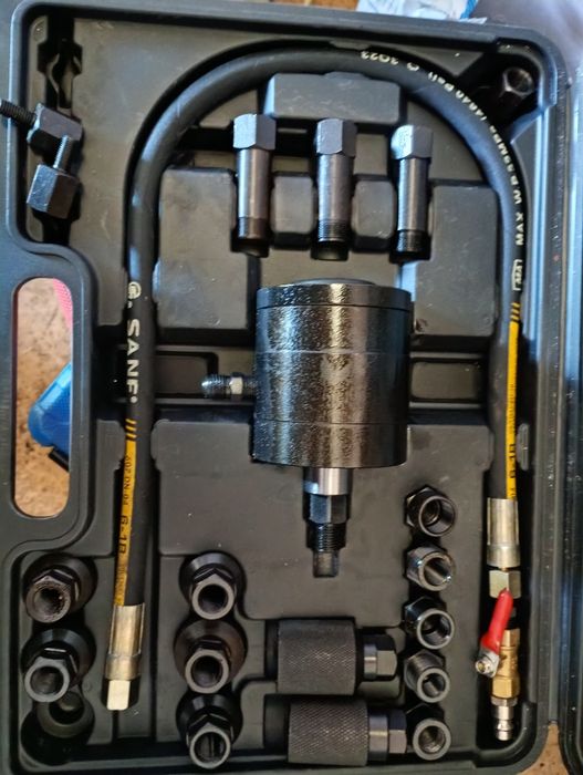 Продам съёмный  для форсунок + шарошки + набор Пежо БМВ розпред.