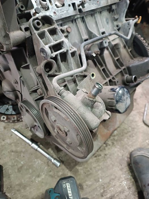 Генератор Пежо 405 Насос гур Peugeot 405 Генератор Пєжо