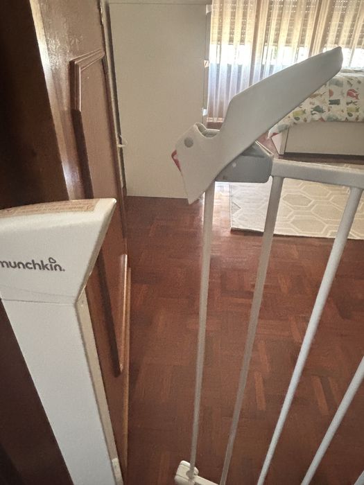 Barreira de segurança criança em metal