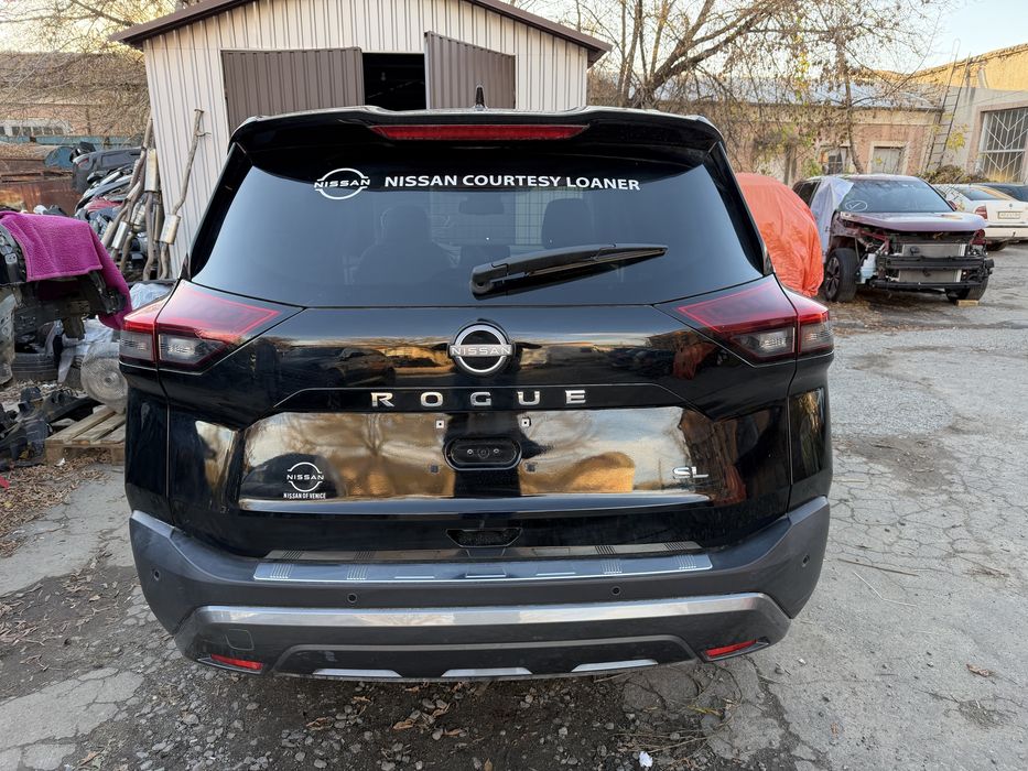 Продам двері Nissan Rogue T33 колір Kh3 чорний