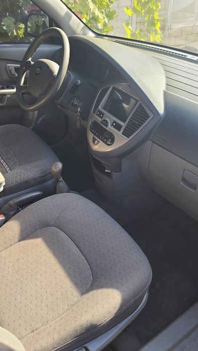 Kia carens  2003  1.8