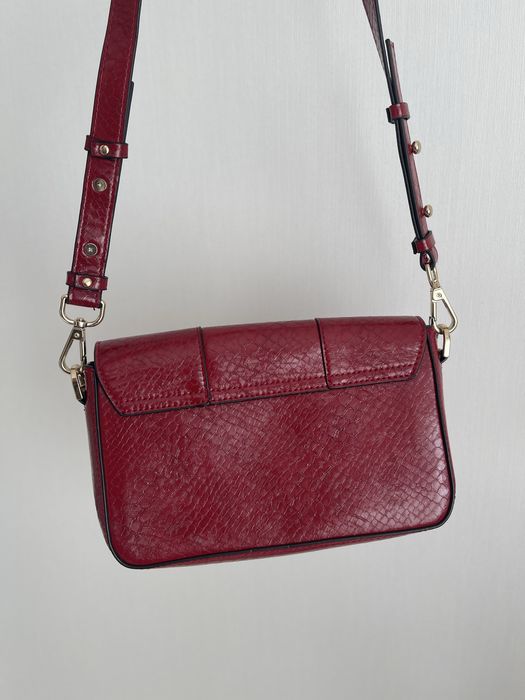 Трендовая красная сумка Topshop