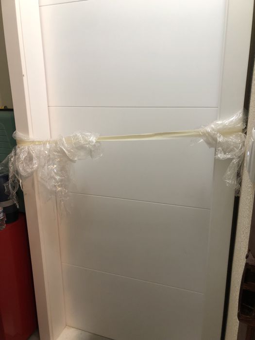 Porta Nova, design moderno, fechadura magnética