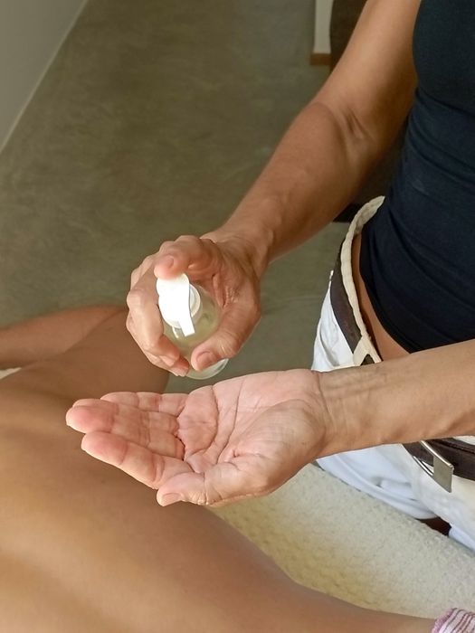 Массаж выезд на дом. Oder massage therapist Kyiv