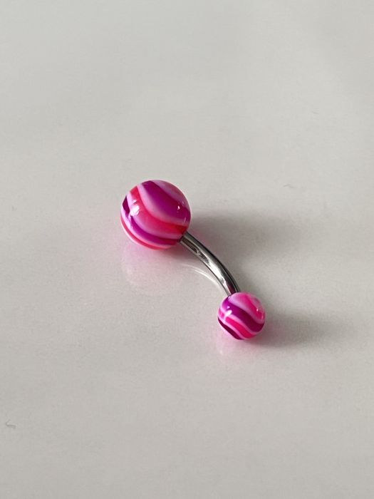 Kolczyk do pępka różowy