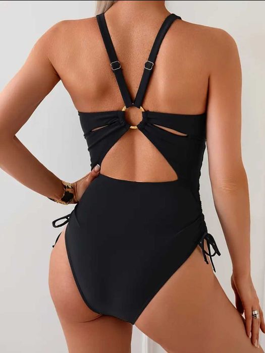 Стильний суцільний купальник