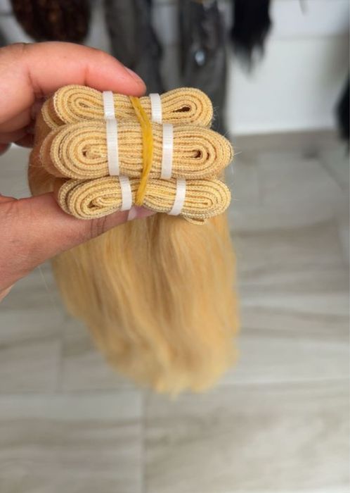 Cabelo loiro liso 75 cm cada 100 gramas 120€