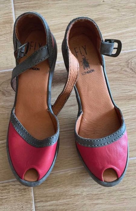 Sandália Fly London 36