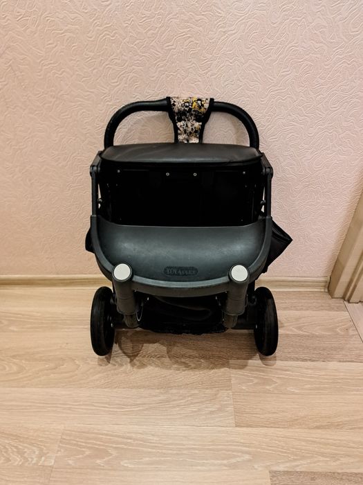 Прогулянкова коляска YOYA Plus-22, компактна, легка