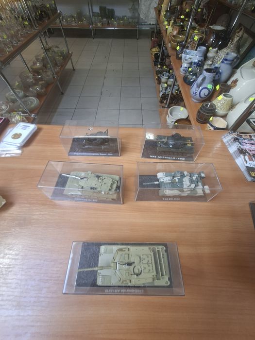 Sprzedam kolekcje czołgów