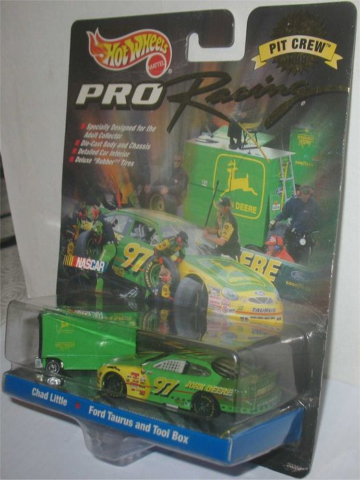 Hot Wheels - Ford Taurus Nascar "John Deere" - Chad Little (1998)