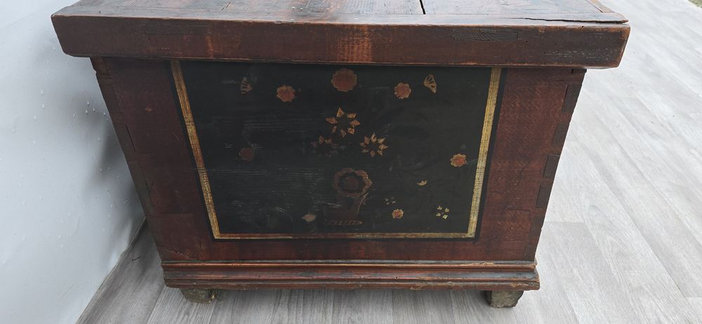 Skrzynia barokowa ręcznie malowana