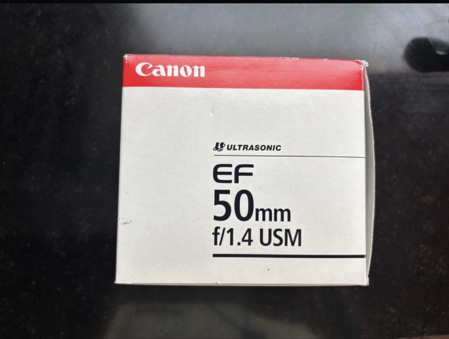 Canon EF 50mm f/1.4 USM