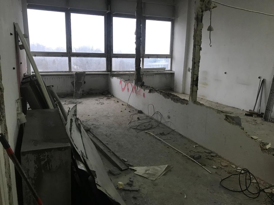 Wyburzenia rozbiórki kucie płytek