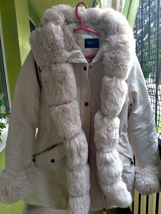 Продам зимову куртку