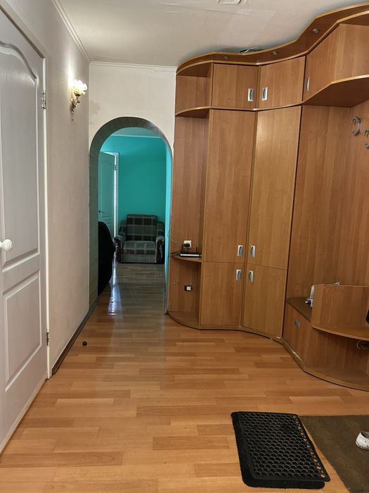 Метро Спортивна ,Гагаріна ,3х кімнатна 6 окремих