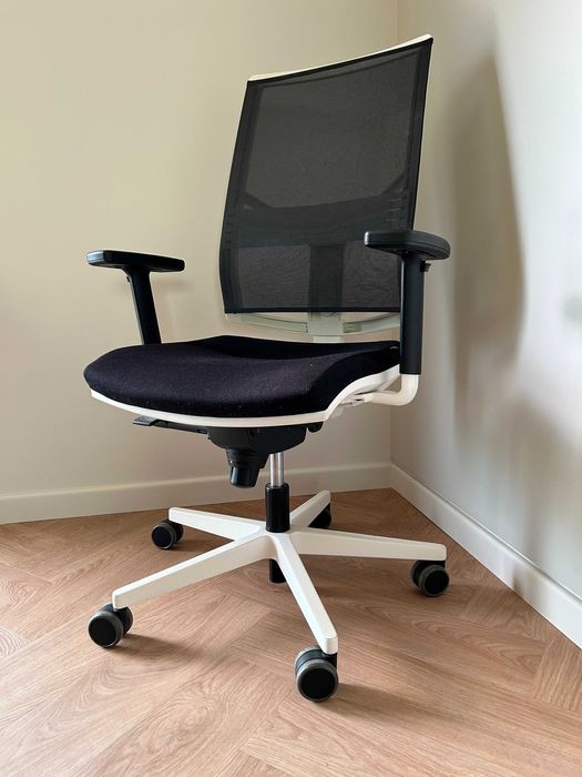 BEJOT Fotel Obrotowy Eleven EL103 white, krzesło biurowe