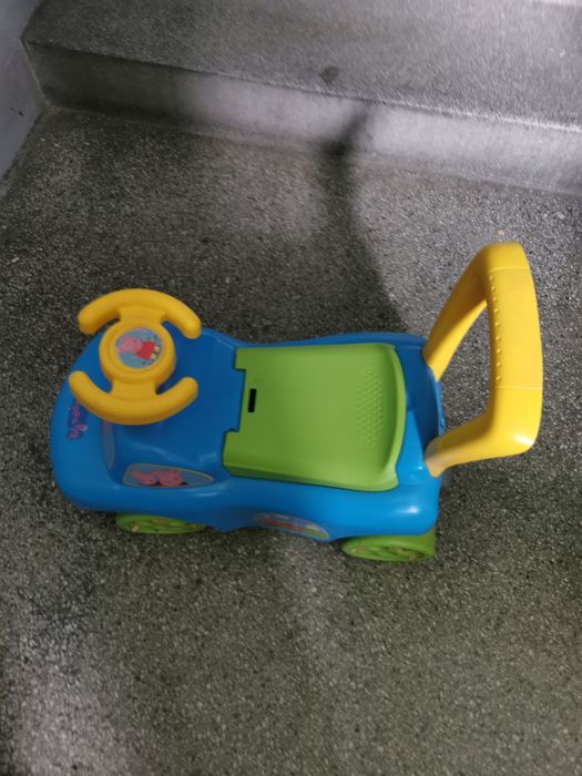Jeździk / pchaczyk Świnka Peppa