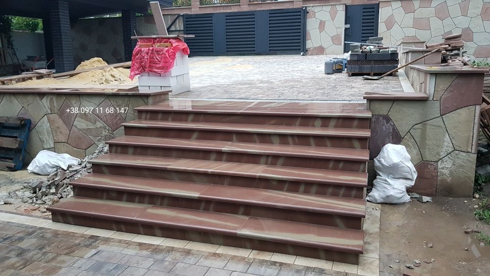 Сходи каміни забори