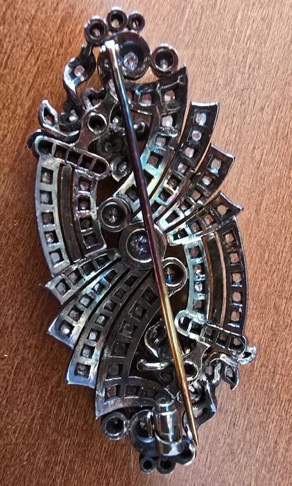 Pregadeira de prata com diamantes (sec. XIX/XX)