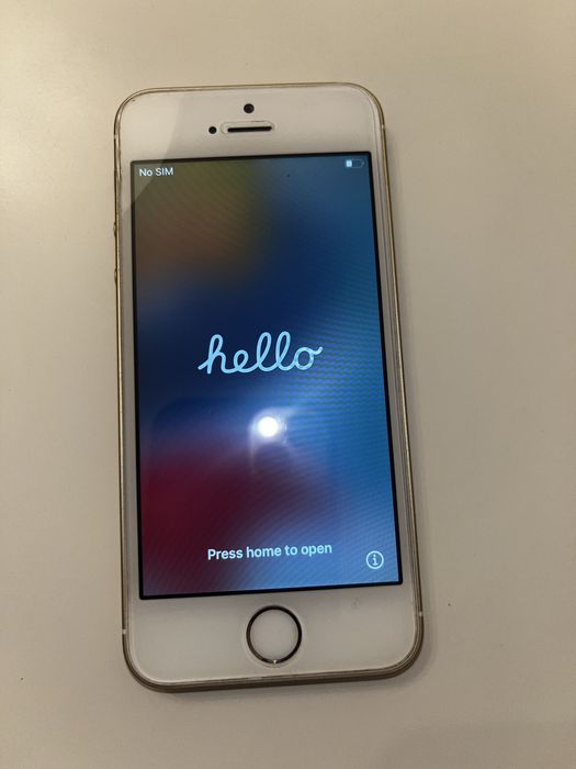iPhone SE model A1723, kolor Gold,32 GB,pierwszy właściciel iOS 15.8.6