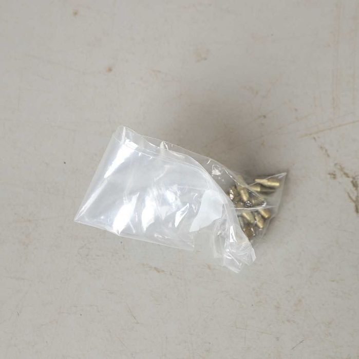 Przeszklona mahoniowa witryna