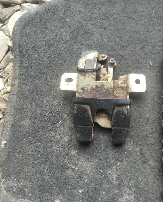 Замок багажника венто джетта пассат