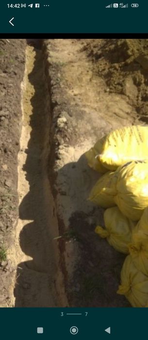 Чистим криниці, копаєм.