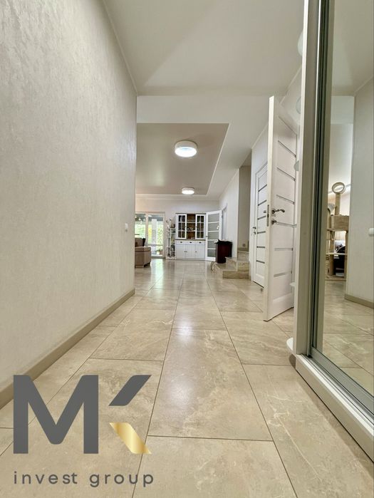 Будинок з ремонтом , басейном та банею. Лісова Буча. Продаж без %