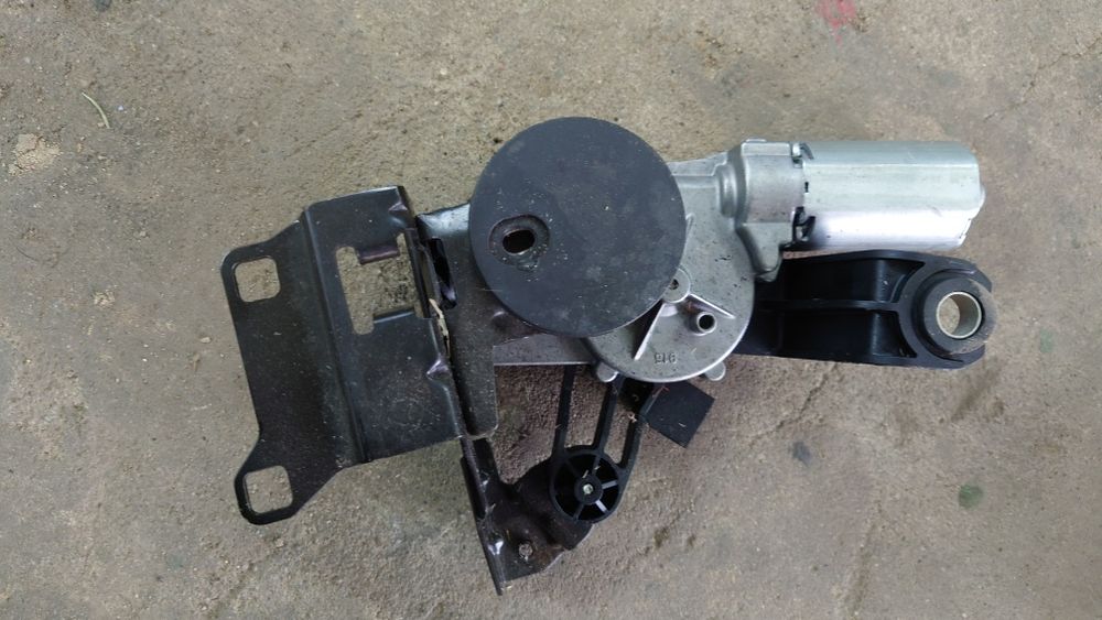 BMW E61 mechanizm wycieraczki tył