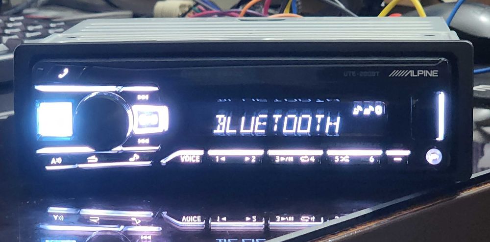 Alpine UTE-200BT c/ novo ligação Bluetooth e USB