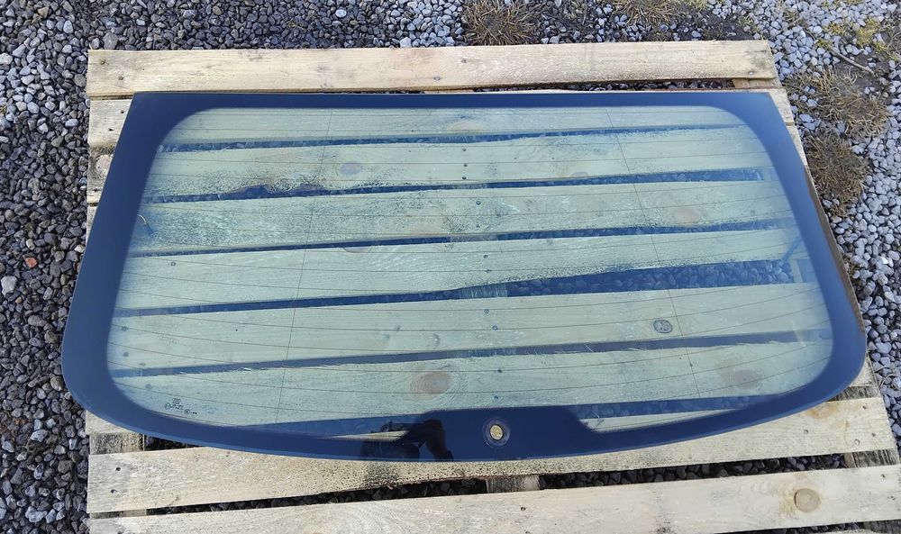 Szyba Audi A6 C6 Avant kombi tylna tył klapy