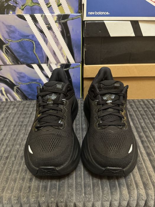 Чоловічі кросівки HOKA ONE ONE BONDI 9 41(26см) оригінал