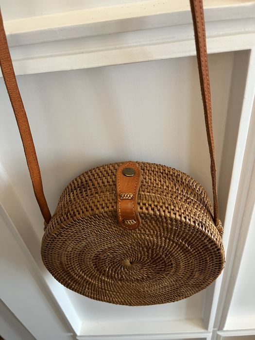 Bolsa redonda em vime