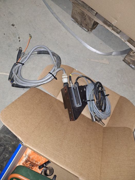 Rozsiewacz AMAZONE ZA-M 2500 waga limiter amatron