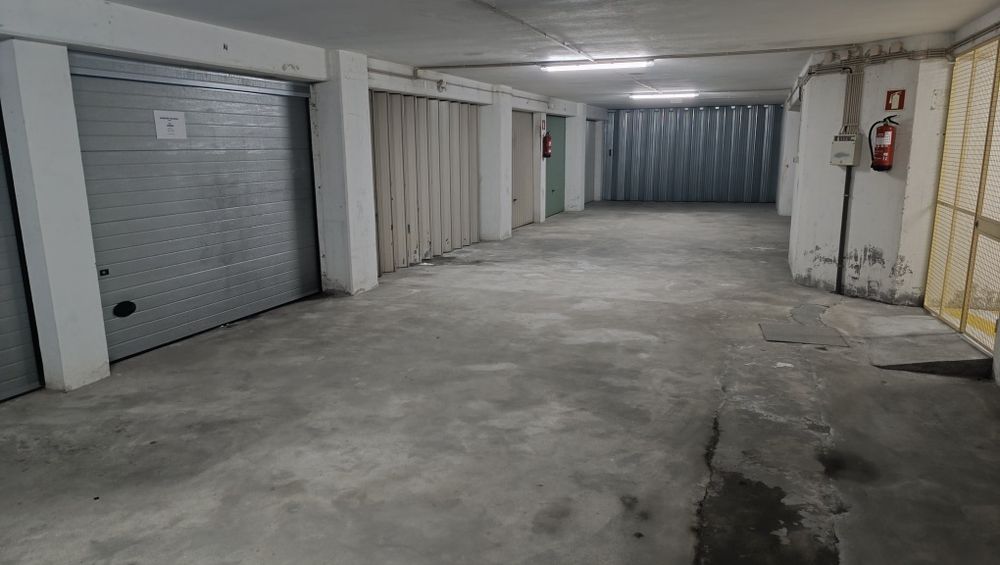 Garagem Fechada - Centro de Gaia - Liceu