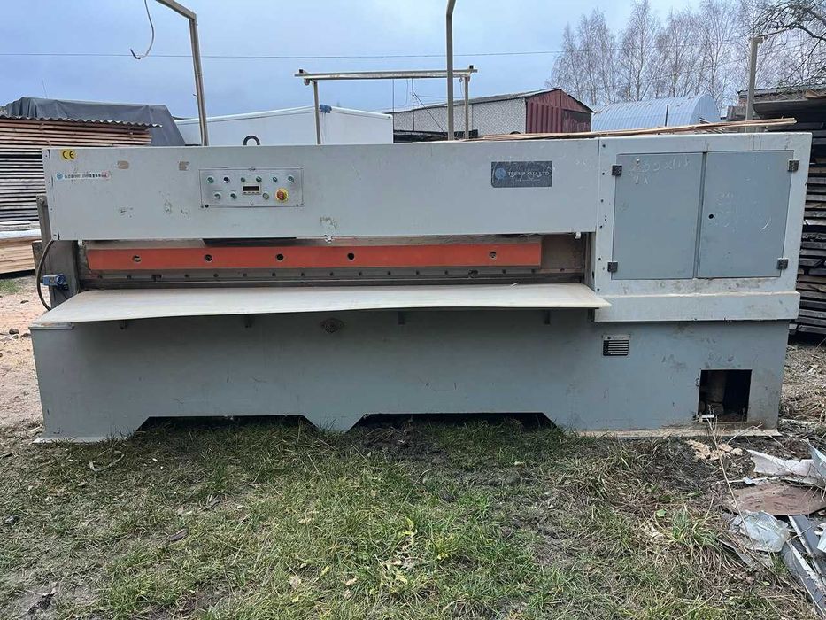 Гільйотина на шпон..гільйотина