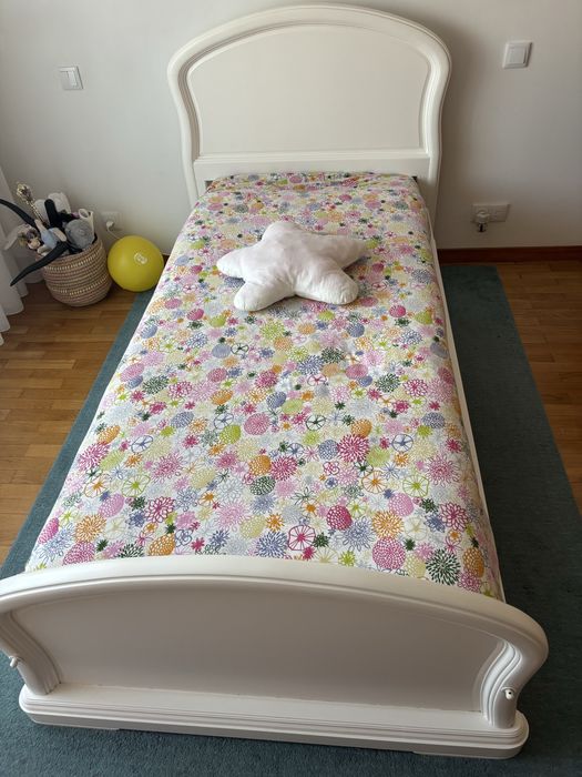 Cama solteiro branca  100cm