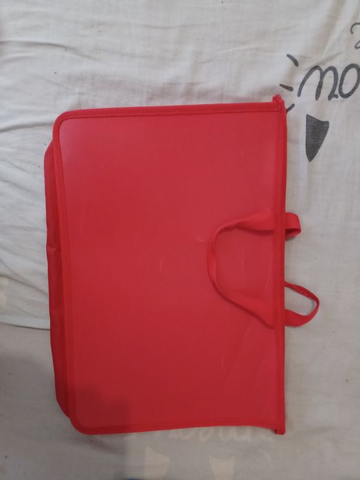 Віддам за смаколик.