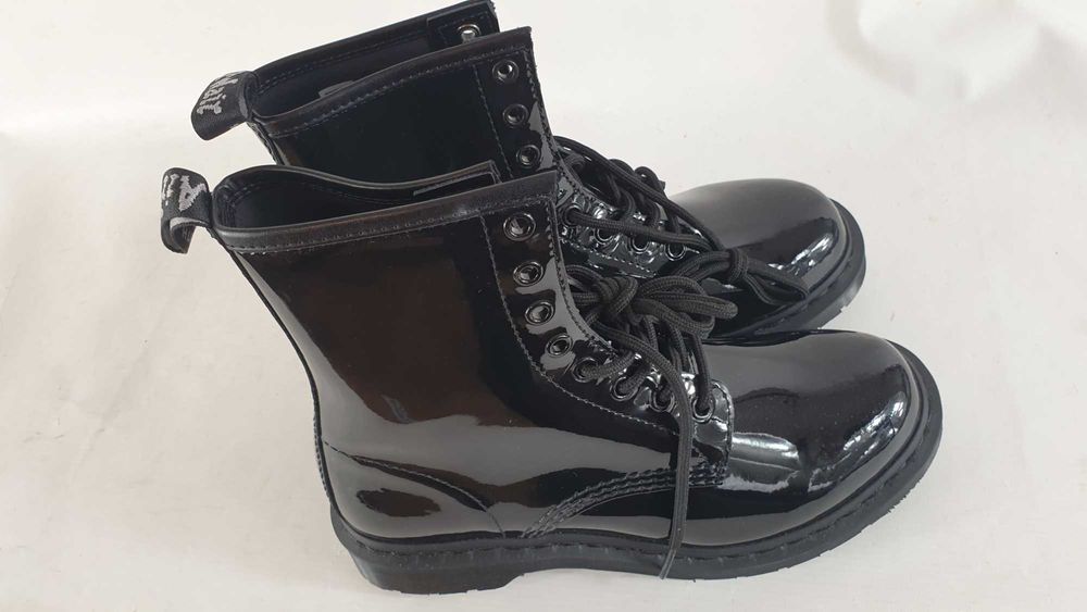 Glany Dr. Martens 1460 Mono r. 40