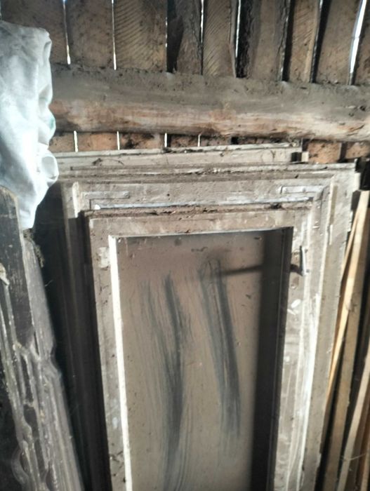 Ramy okienne drewniane z demontażu.