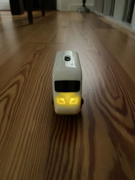 Conjunto de peças de comboios de madeira