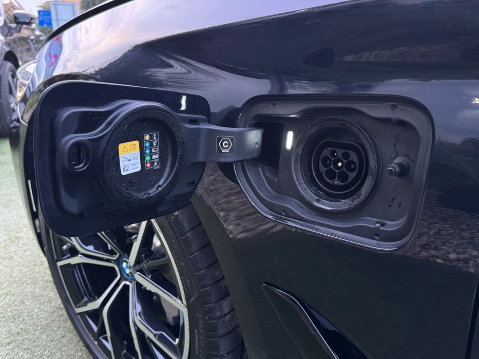 BMW 530 e Pack M64174085049091122