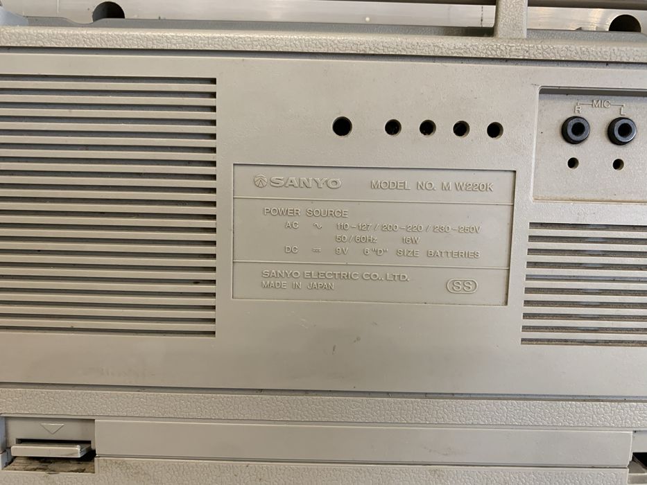 Магнітофон Sanyo MW220K