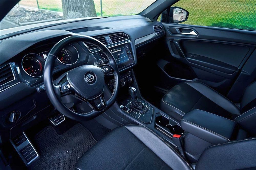 Volkswagen Tiguan      2021