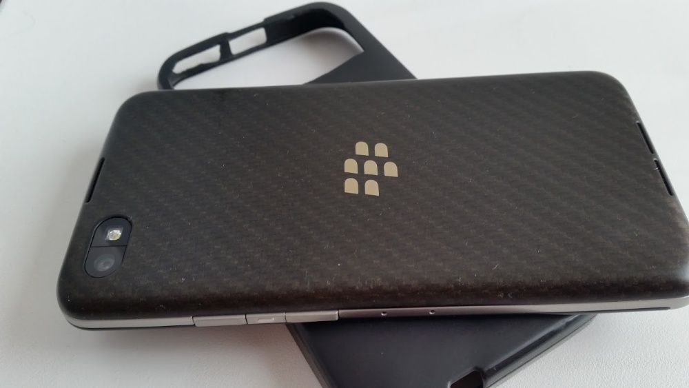 Телефон Blackberry z30