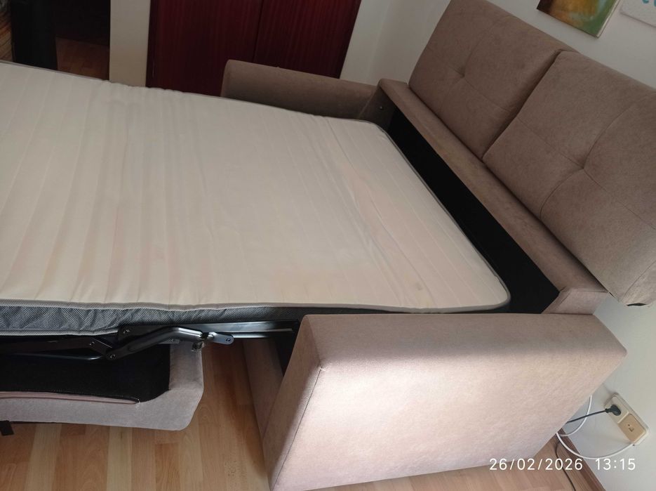 Sofá cama Italiana Ferrara, com 3 lugares, tecido Egypto 8, Semi novo.