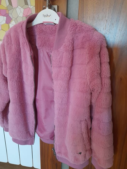 Casaco de pelinho rosa, Bimbalina