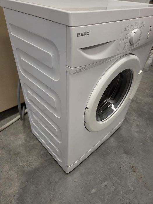 Máquina de Lavar Roupa - Beko EV6800